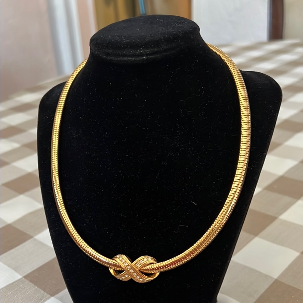 Elegant Goldtone Knot Necklace